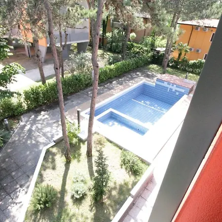 Trilocale Con Piscina - Luca Apartment Bibione